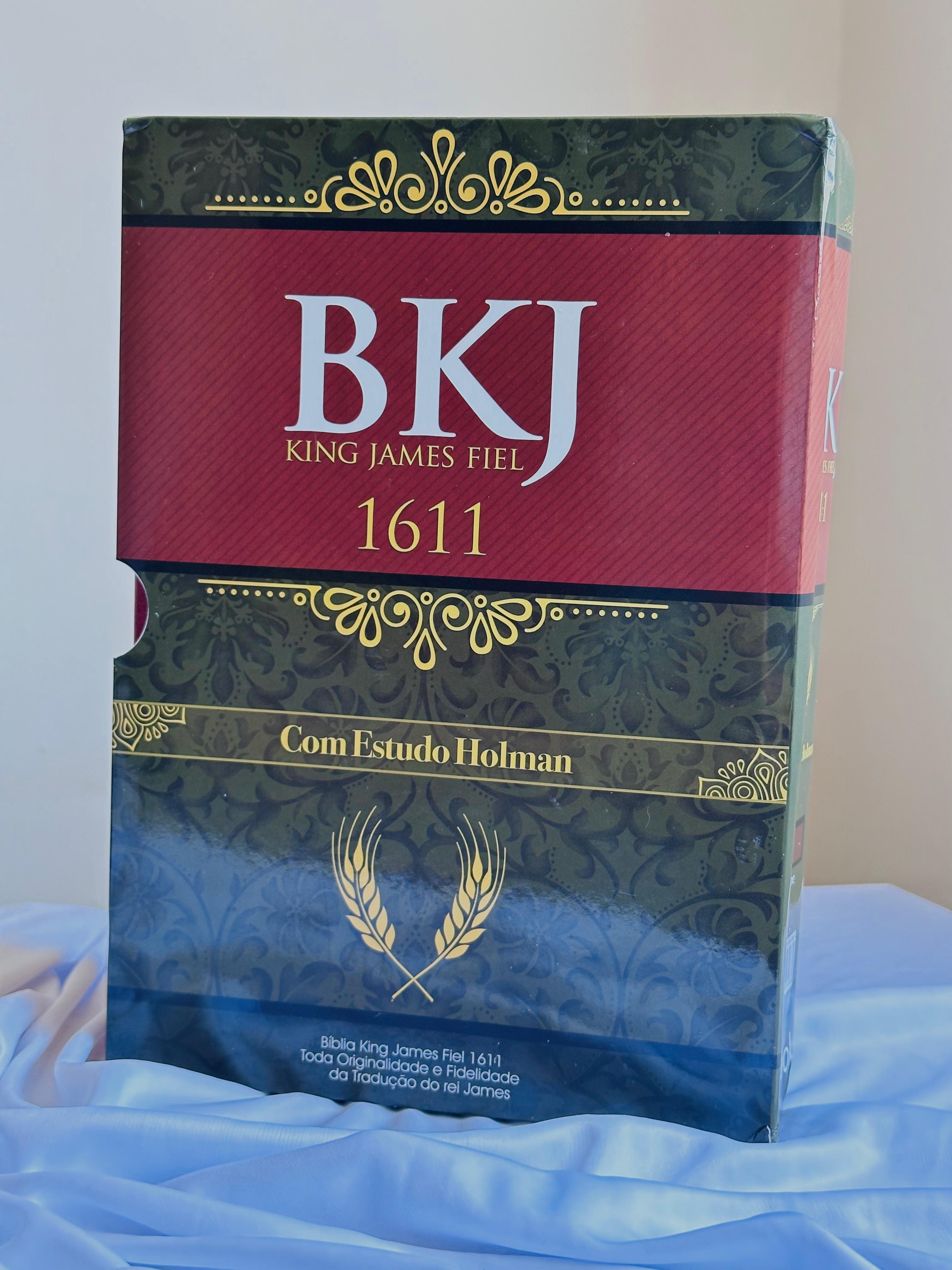 Bíblia King James 1611 Com Estudo Holman BKJ Preta e Marrom