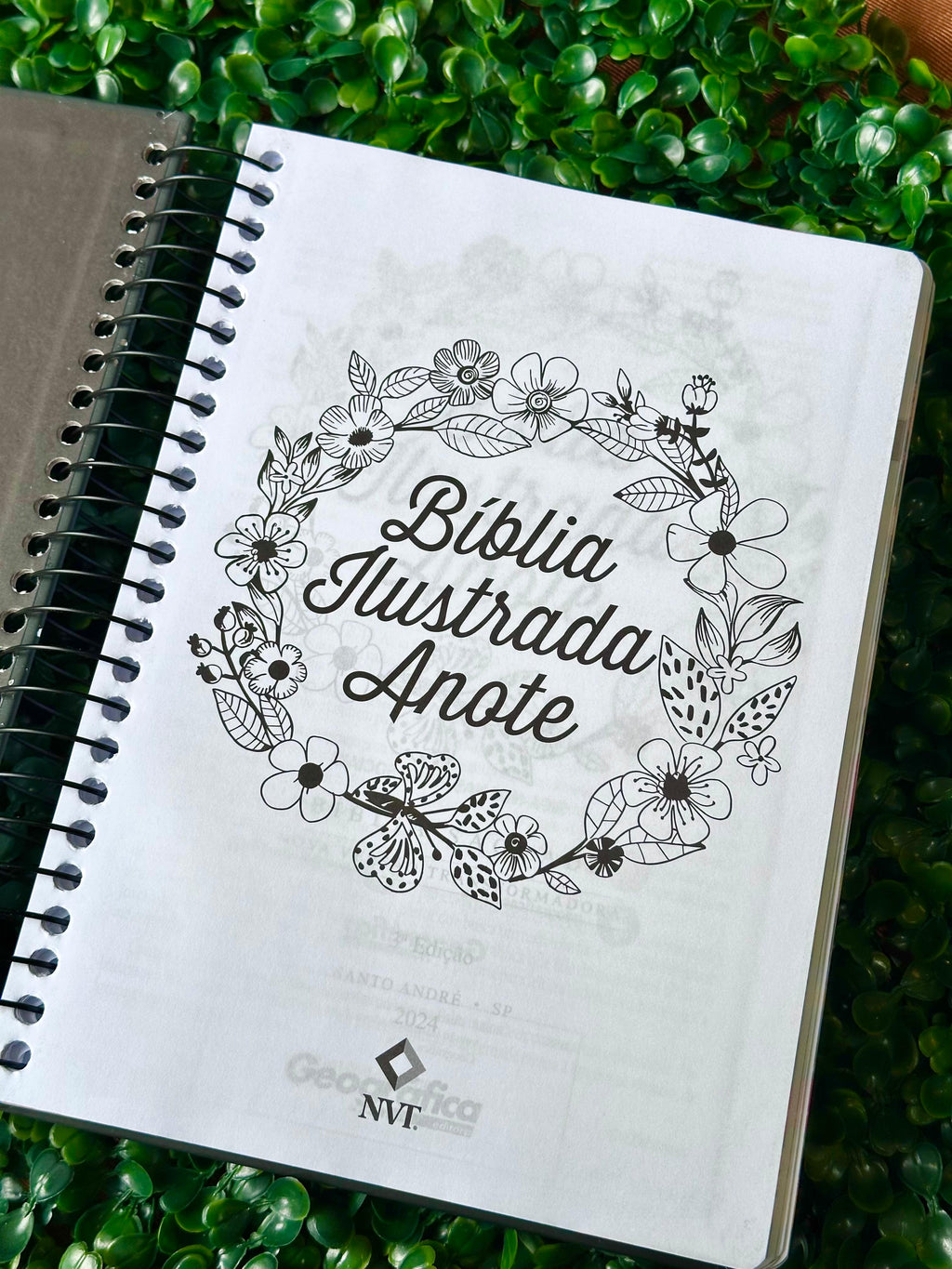 Bíblia Ilustrada Anote Flores para Você | NVT | Letra Normal | Capa Dura Espiral