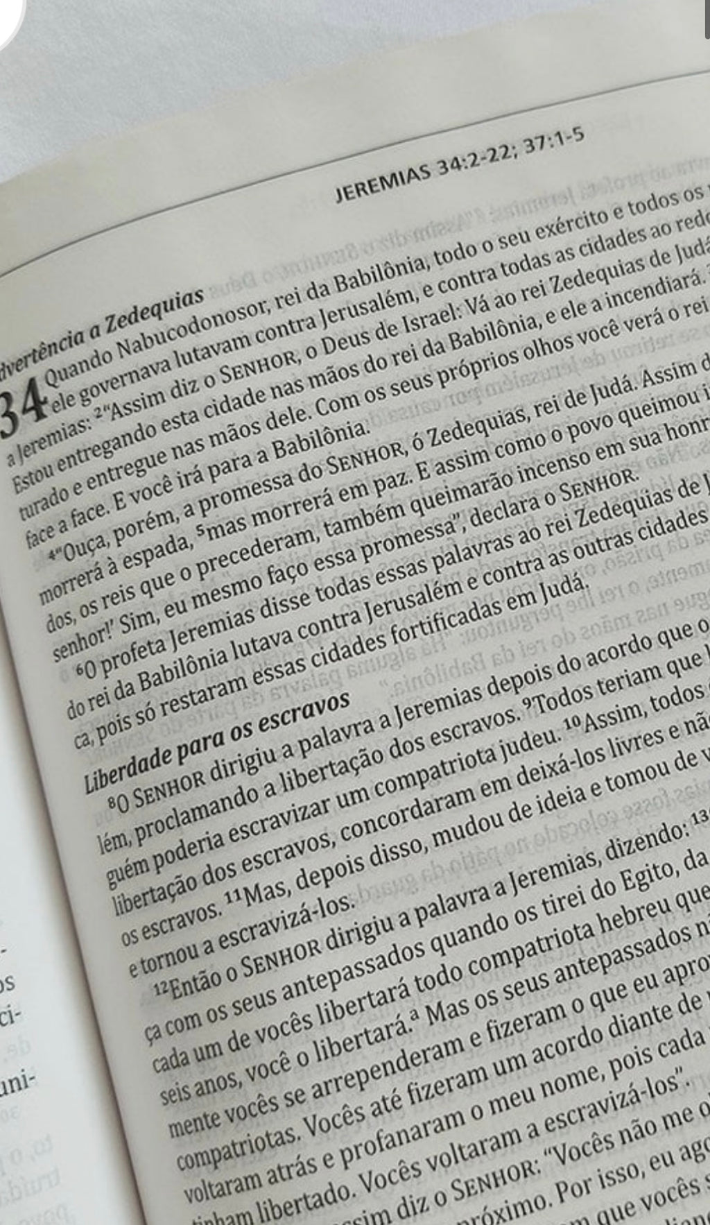 Bíblia de Estudo Integrada | NVI | Letra Normal | Capa Luxo Cinza e Azul